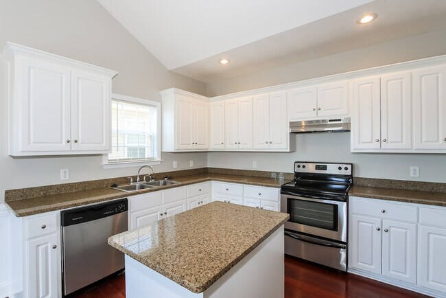 Foto del edificio - Lovely 4 Bedroom Home in Grovetown, GA