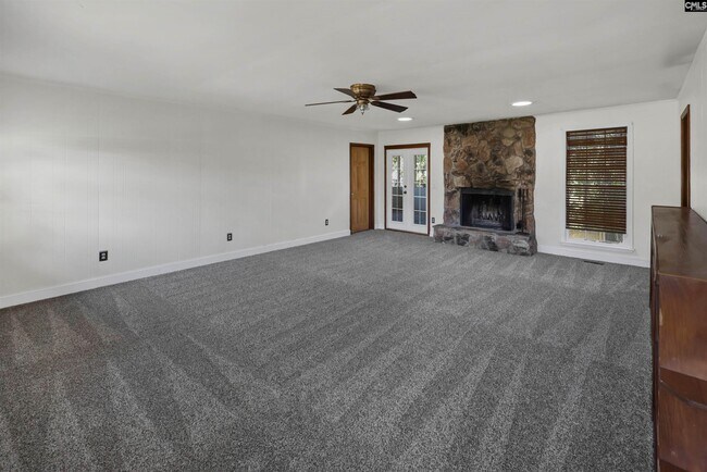 Building Photo - 1405 Parkdale Dr