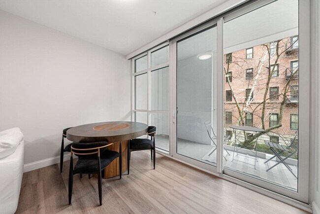 Foto del edificio - 771 Harrison Ave