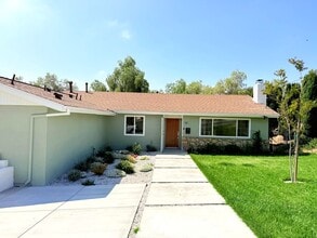 Building Photo - 10839 Fellows Ave