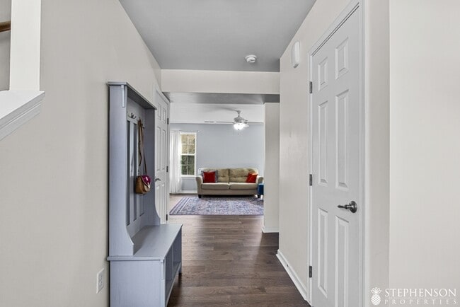 Foto del edificio - 3 bed 2.5 bath fenced yard