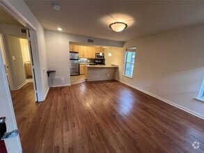 Building Photo - 7685 Northcross Dr