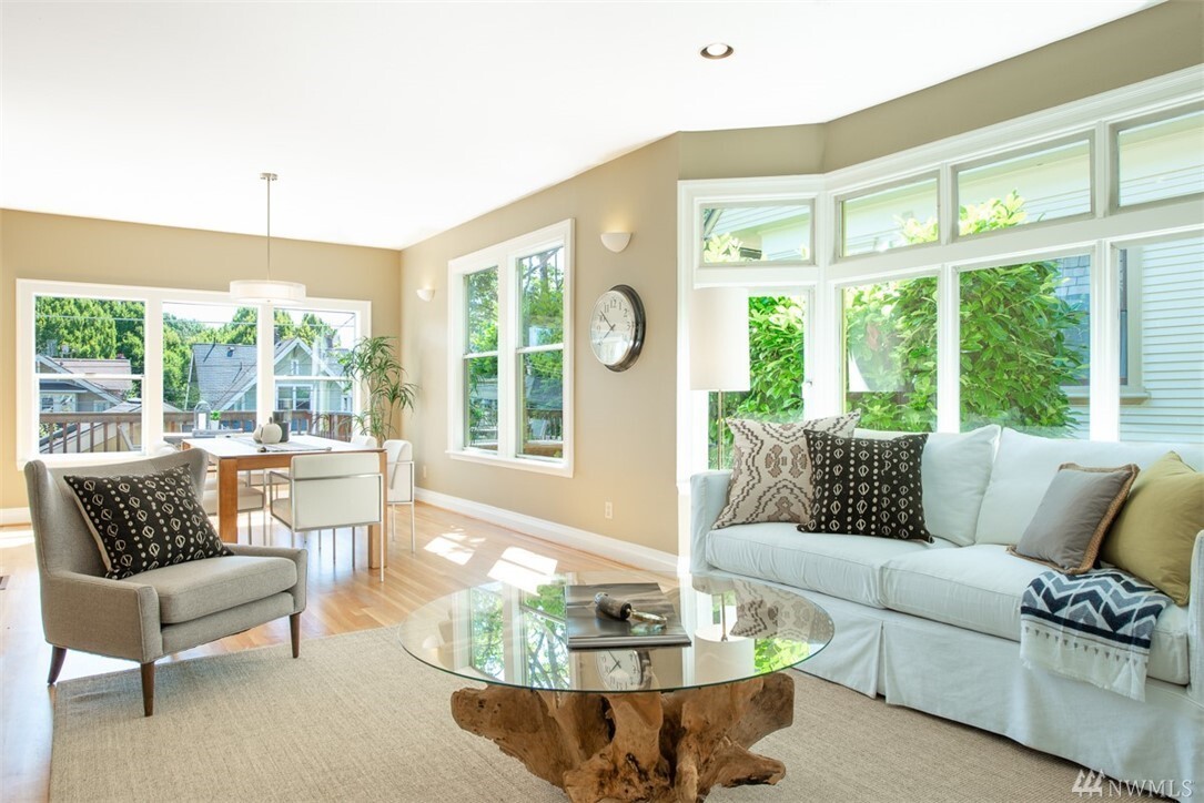 Foto principal - 1118 18th Ave E