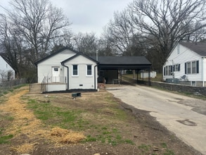 Building Photo - 316 Valley View Dr