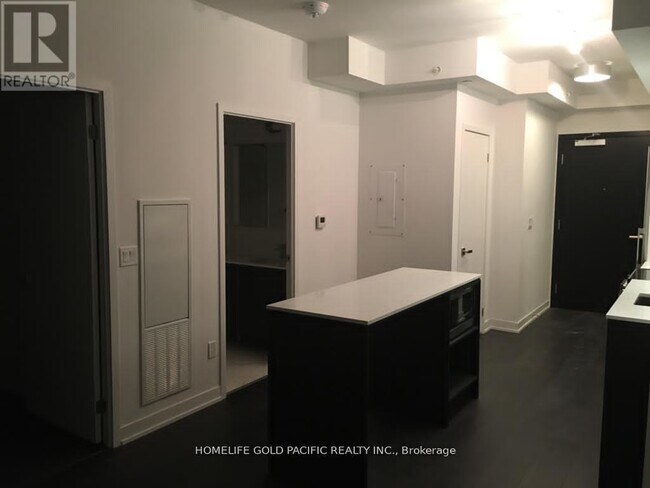 Building Photo - 31 Tippett Rd