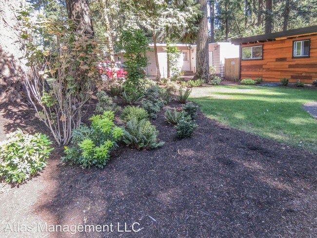 Building Photo - 3 br, 1 bath House - 16536 Inverurie RD