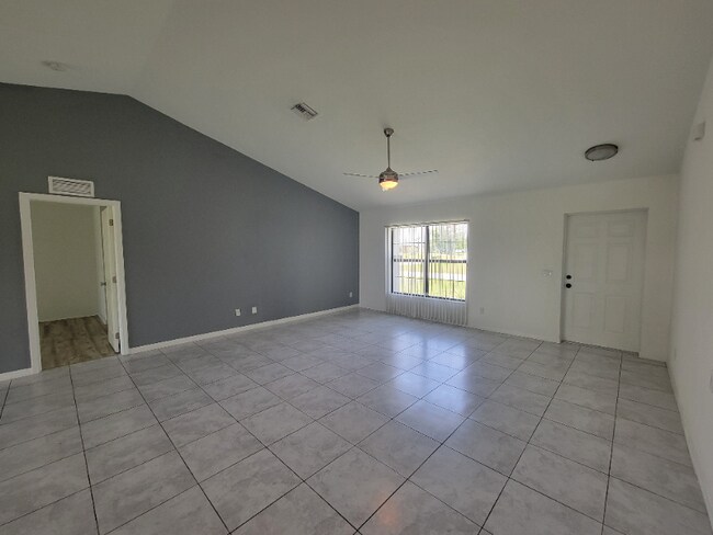 Foto del edificio - 322 SW 23rd St