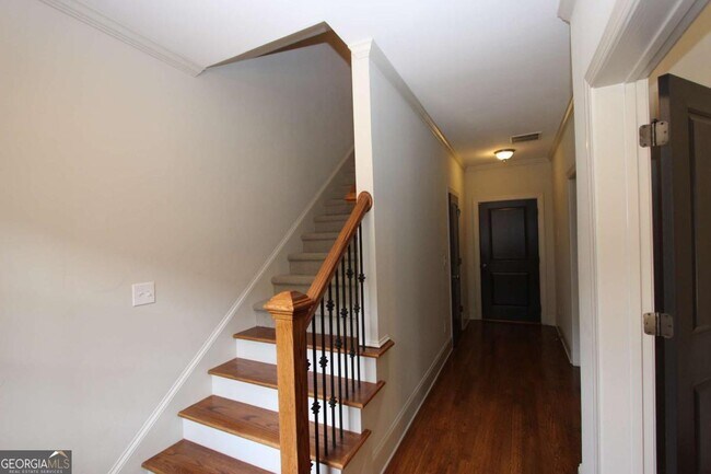 Foto del edificio - 160 W Ridge Way