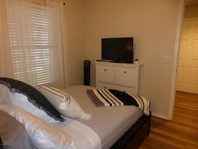 Foto del edificio - 447 N Alder Ct