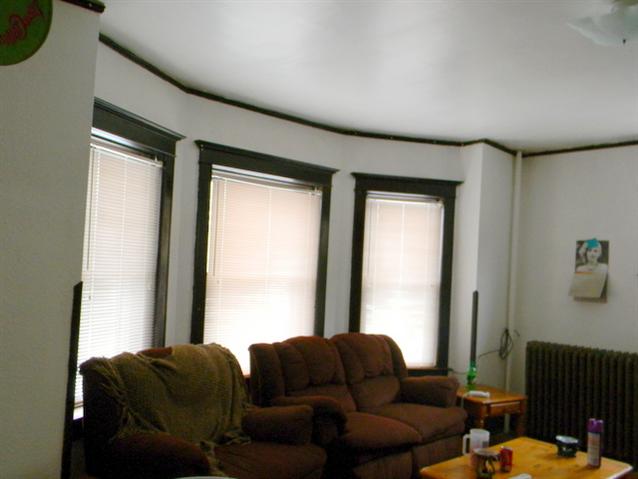 Interior - 215 E 18th St