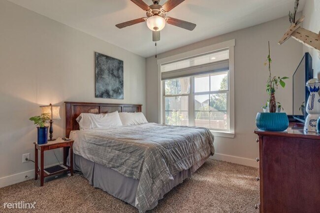 Foto del edificio - 4 br, 3 bath House - 3006 Elliott Dr