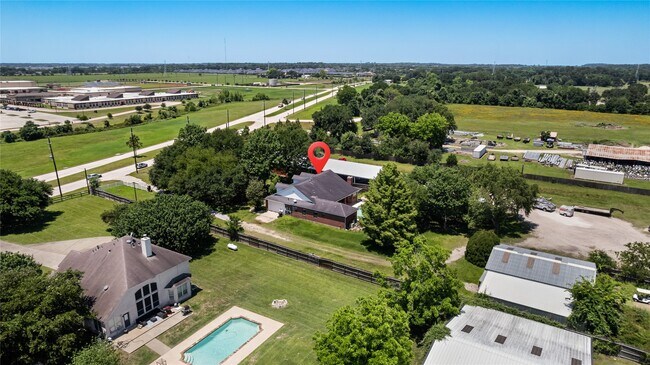 Building Photo - 20240 Cypress Rose Hill Rd