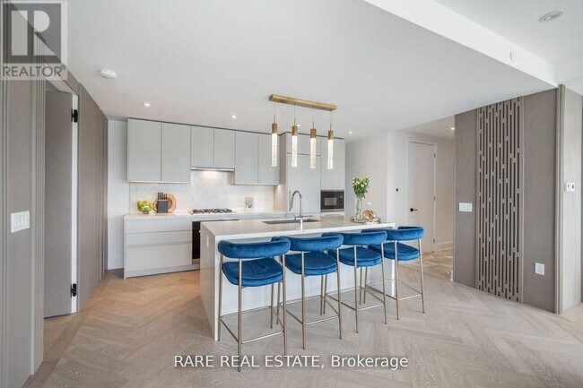 Building Photo - 346 Davenport Rd