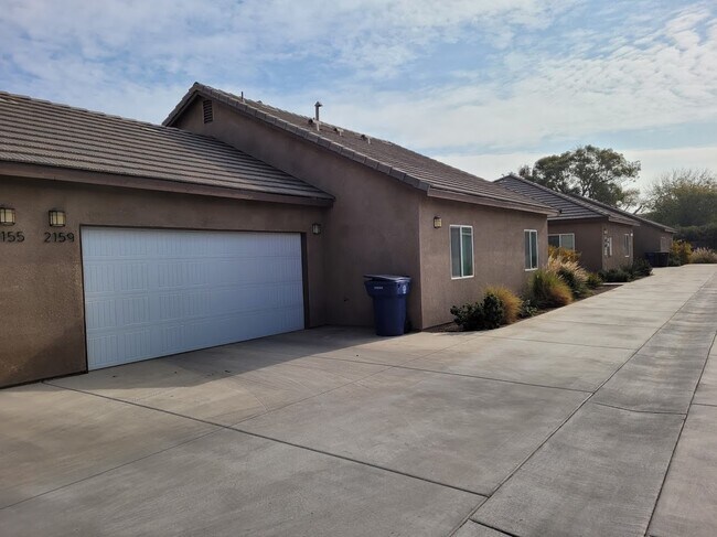 Building Photo - 2159 Bella Oaks Dr
