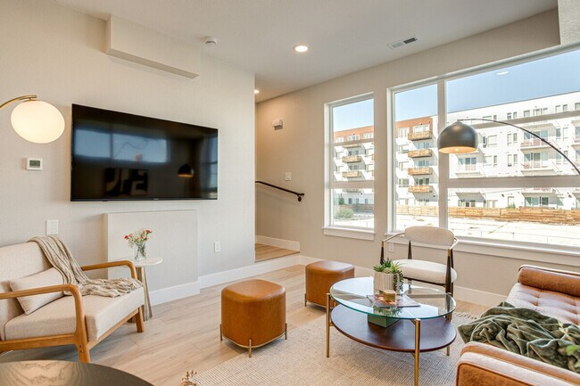 Foto del edificio - 4100 E Warren Ave