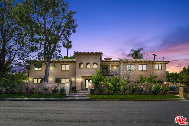 Foto del edificio - 5427 Genesta Ave