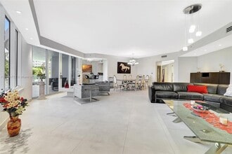 Building Photo - 21200 Point Pl