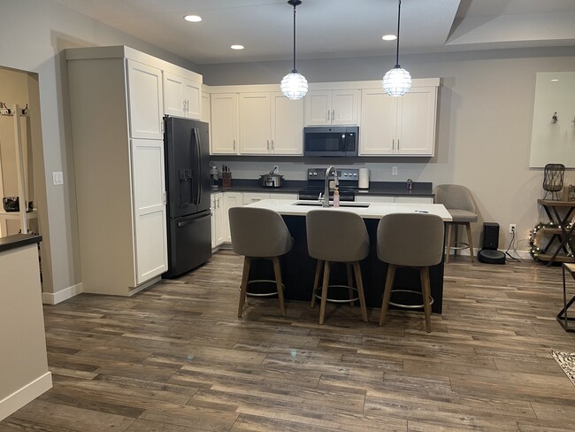Foto del edificio - 1229 Blackhawk Ct