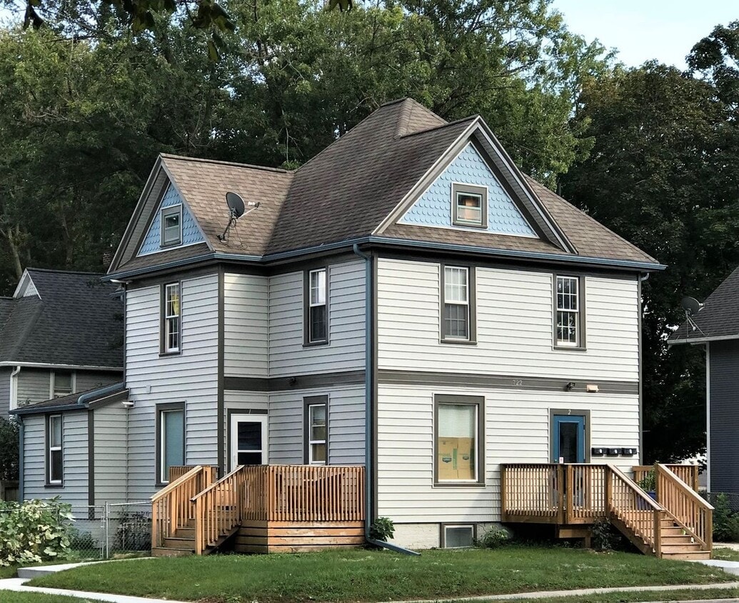 722 Grand Ave Unit 3, Ames, IA 50010 Room for Rent in Ames, IA