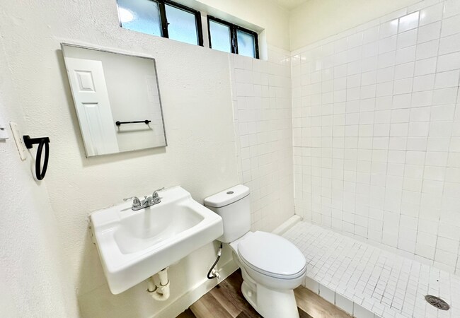 Foto del edificio - 1121 Essex St