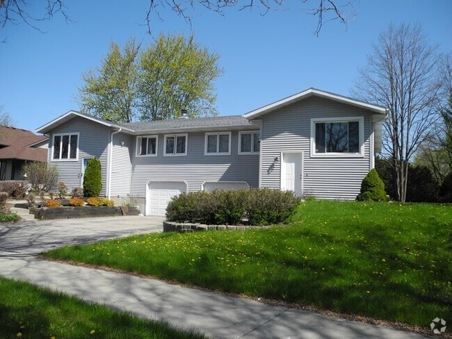 Building Photo - 6702 Jacobs Way