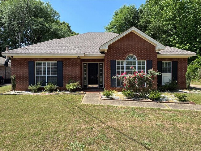 Foto del edificio - 6272 Deerwood Dr