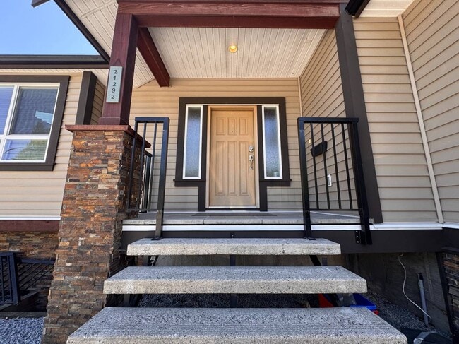 Building Photo - 21292 123 Av