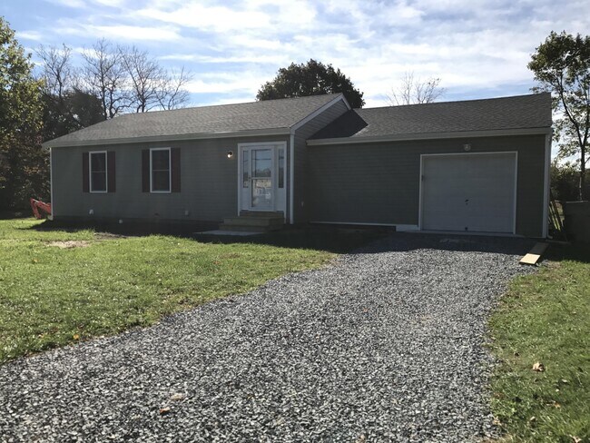 Building Photo - 97 Hickory Ln