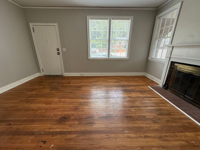 Building Photo - 3428 Rosewood Dr