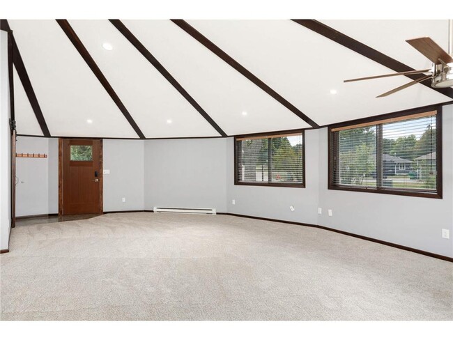 Building Photo - 14520 18th Ave N