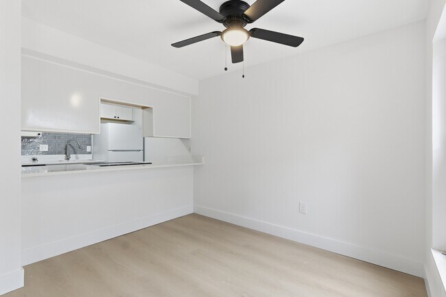 Foto del edificio - 1024 82nd Terrace N