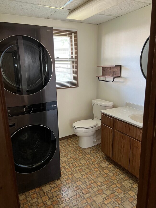 Foto del edificio - 1320 E Pearl St