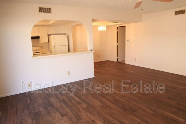 Foto del edificio - 7006 E Jensen St