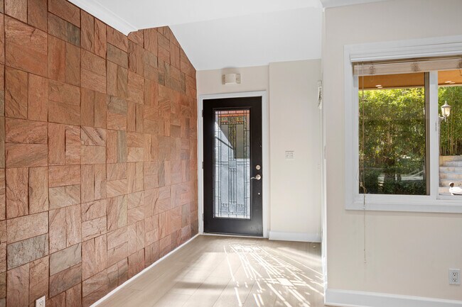 Foto del edificio - 1544 Golf Club Dr