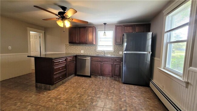 Building Photo - 2 Thornton Ave