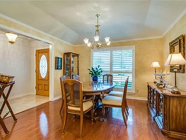 Foto del edificio - 1403 Ridgemoor Ln
