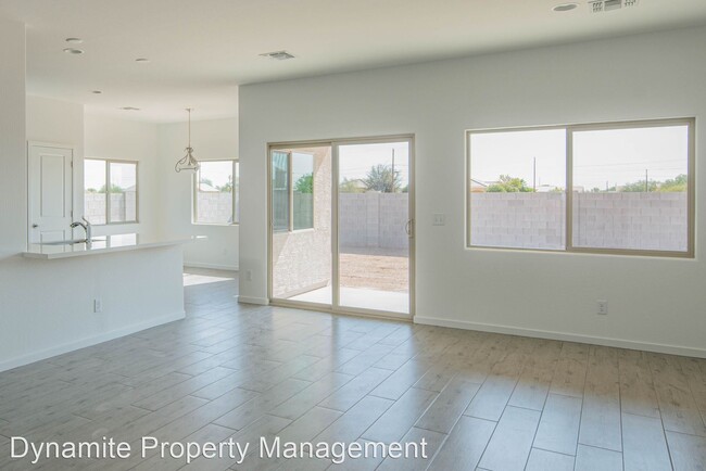 Building Photo - 3 br, 2 bath House - 37611 W Rovey Ave