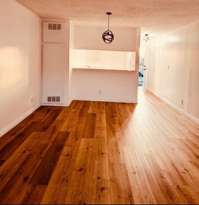 Foto del edificio - 415 S Verdugo Dr