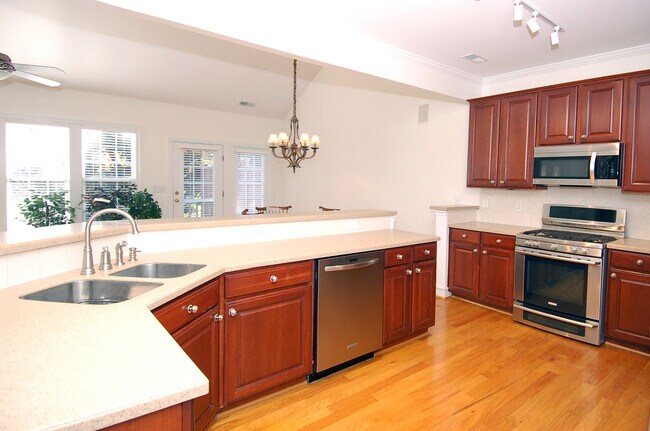 Foto del edificio - 3611 Lion Ridge Ct