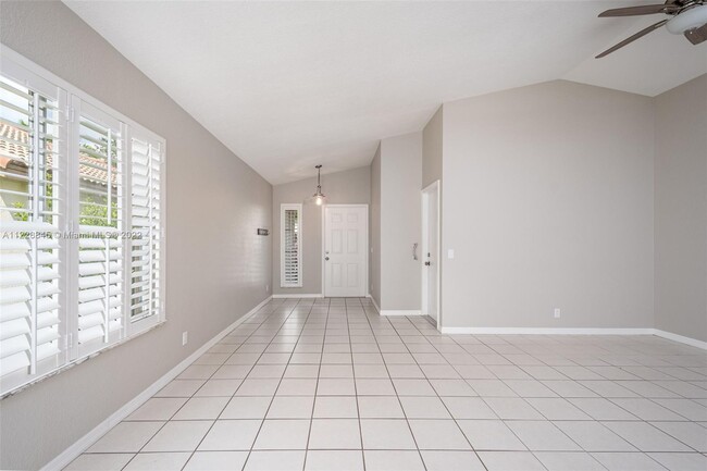 Building Photo - 1524 Canary Island Dr