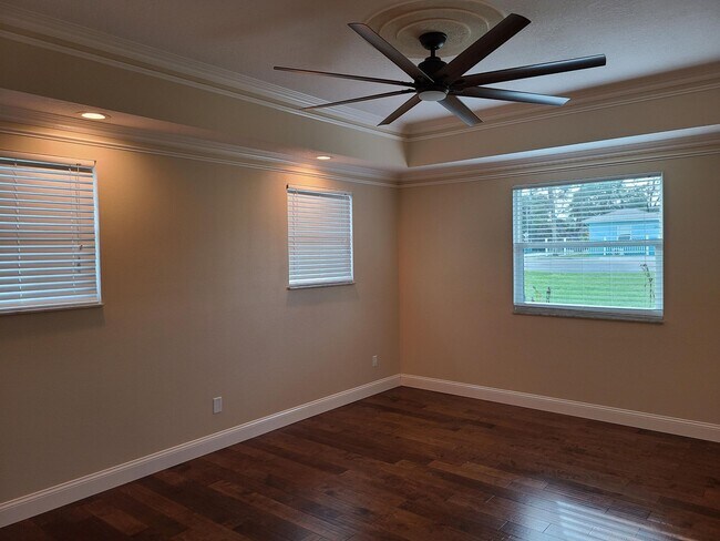 Foto del edificio - 2557 Pineapple Ave