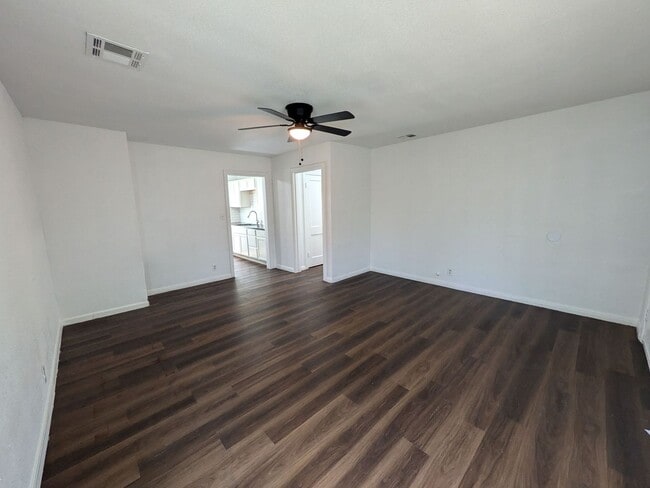 Foto del edificio - 4770 Galveston St