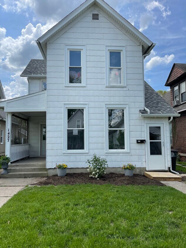Primary Photo - 1427 Wall St