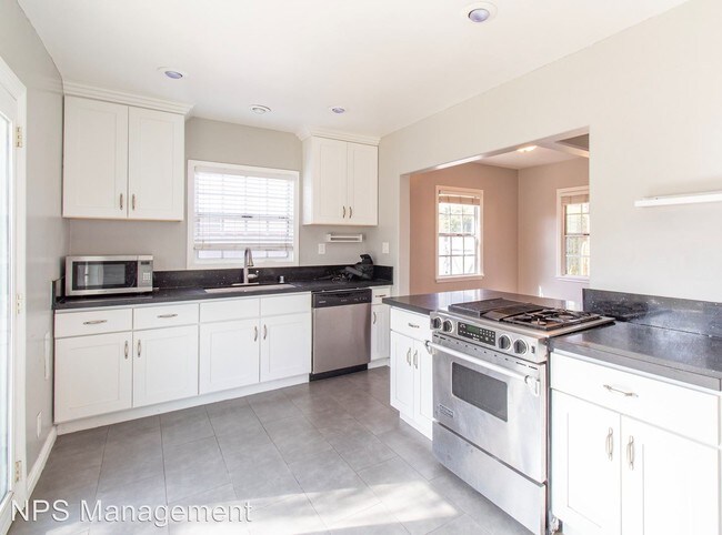 Building Photo - 2 br, 1 bath House - 4170 E. Patero Way