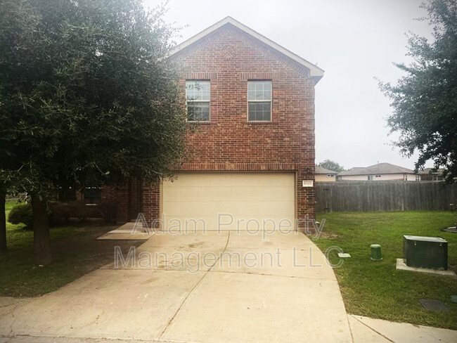 Foto del edificio - 18301 Wind Tree Ln