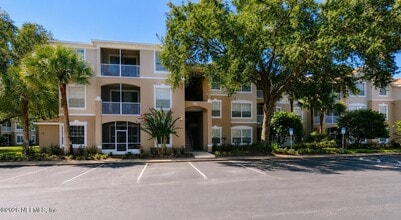 Building Photo - 10550 Baymeadows Rd
