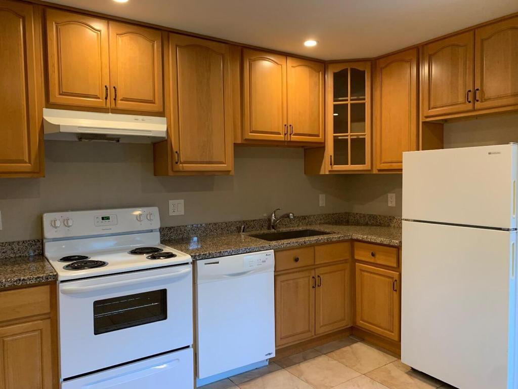 Primary Photo - 994 Westlynn Way