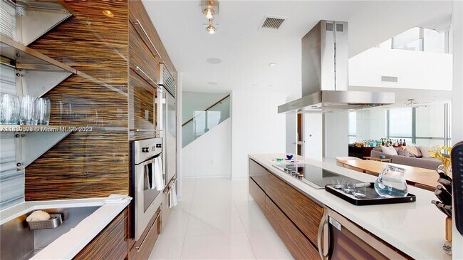 Building Photo - 1100 Biscayne Blvd