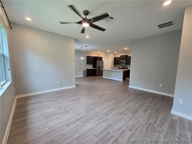 Foto del edificio - 1404 NE White Pine Terrace