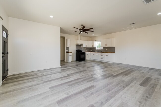 Foto del edificio - 15128 Septo St